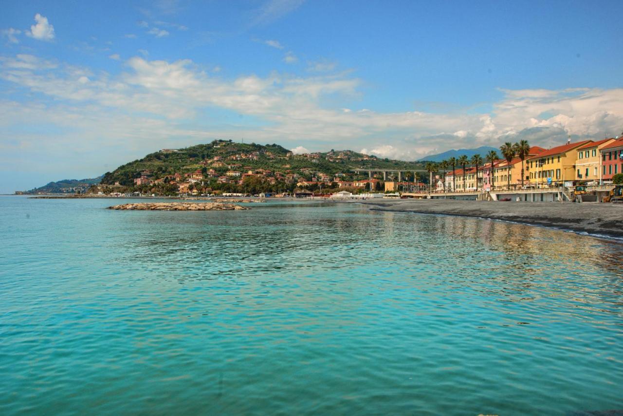 Villa Casa A 2 Passi Dal Mare Con Patio Privato à Imperia Extérieur photo